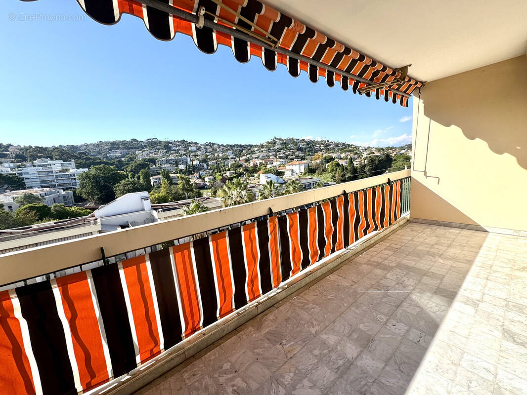 Appartement à VALLAURIS