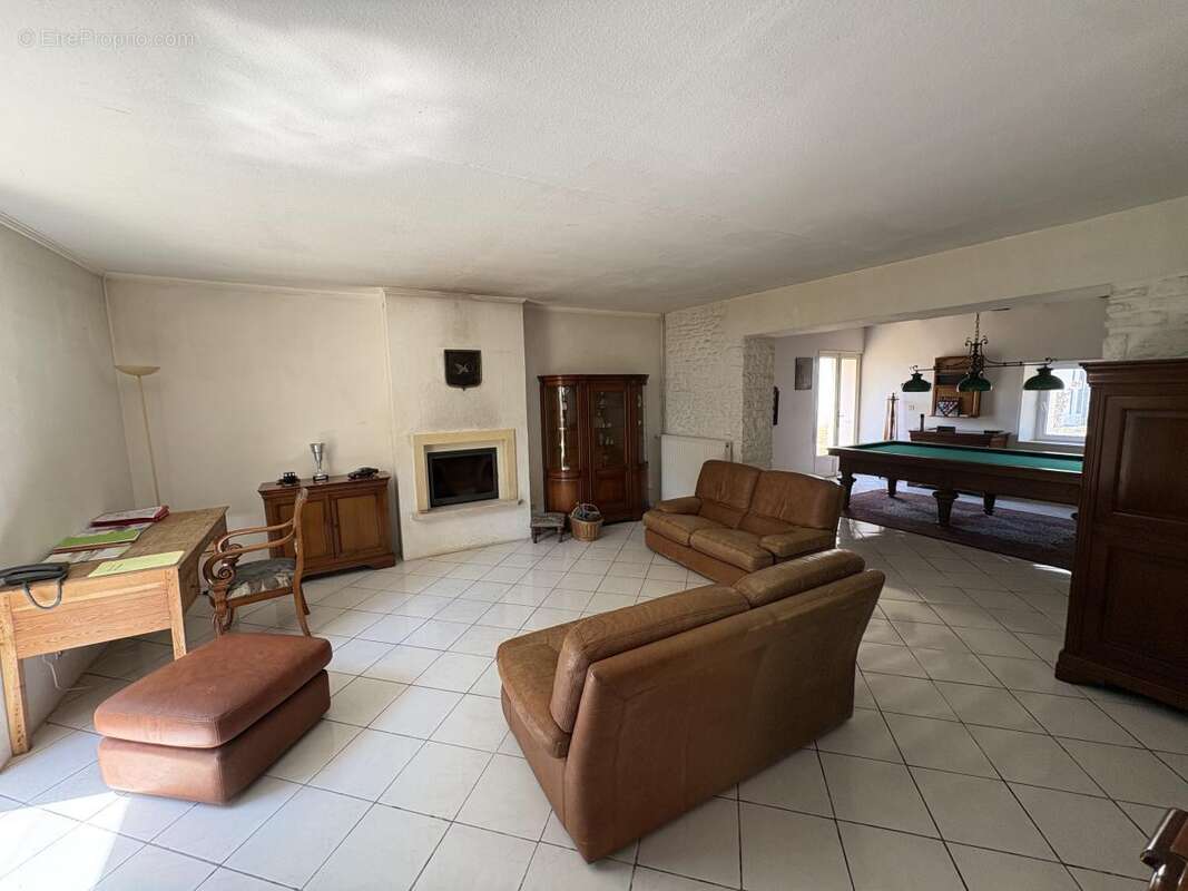Maison 188 m² à Prailles  - photo 2