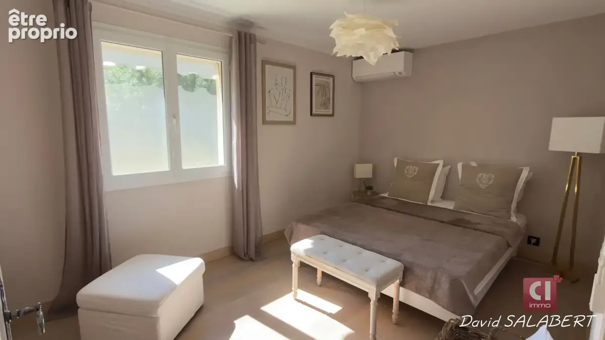 Villa d'architecte T5 à vendre à Brignoles -170 m², pièce de vie lumineuse de 70 m² et piscine - photo 12