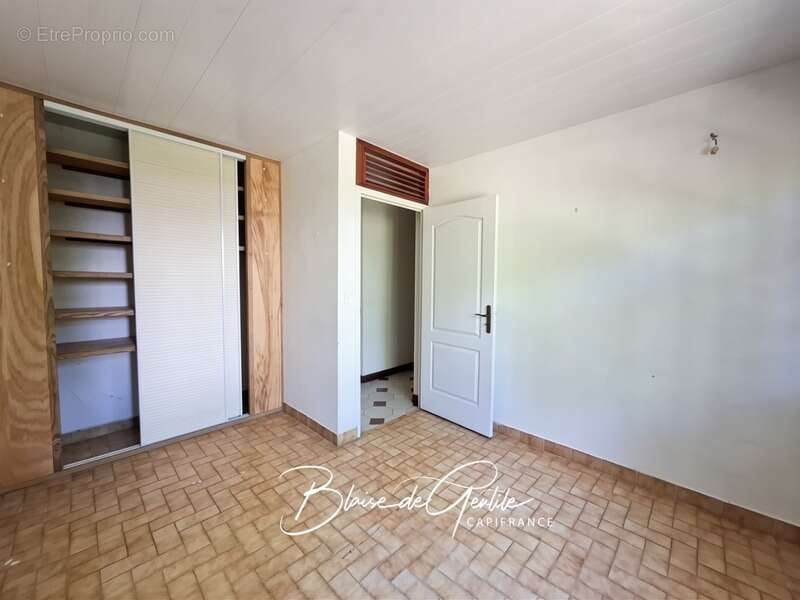 Maison à BAIE-MAHAULT