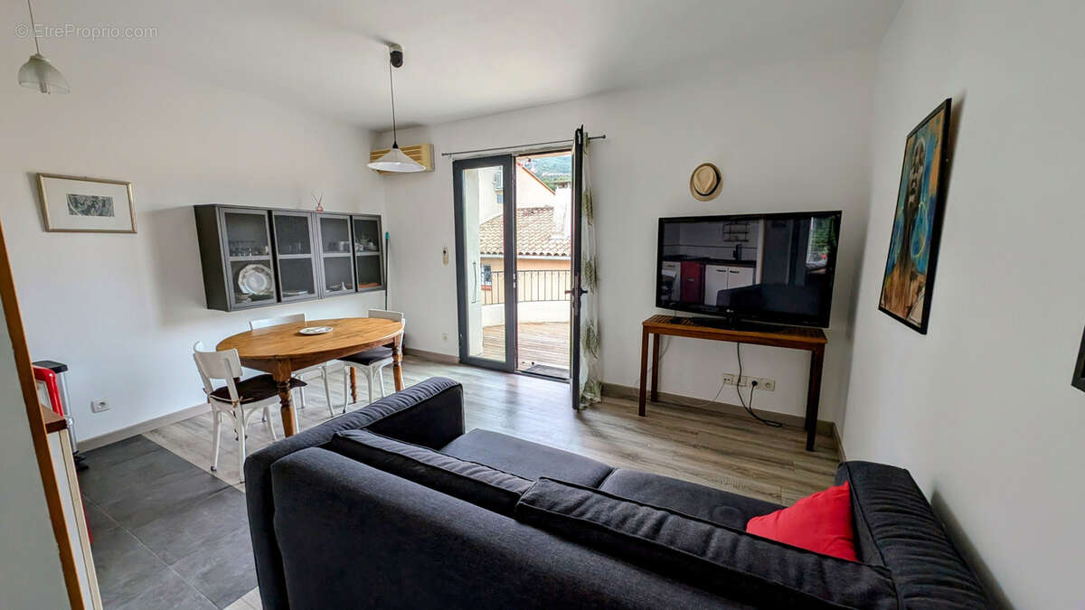 Maison à LAROQUE-DES-ALBERES