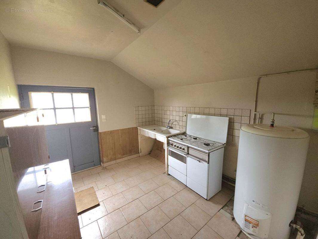 Maison à LA FERRIERE-AU-DOYEN