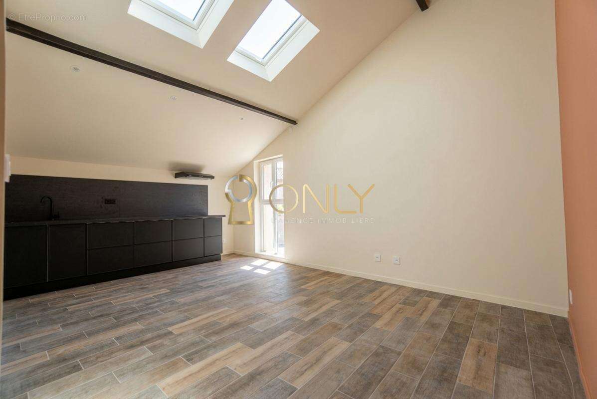 Appartement à QUINCIEUX