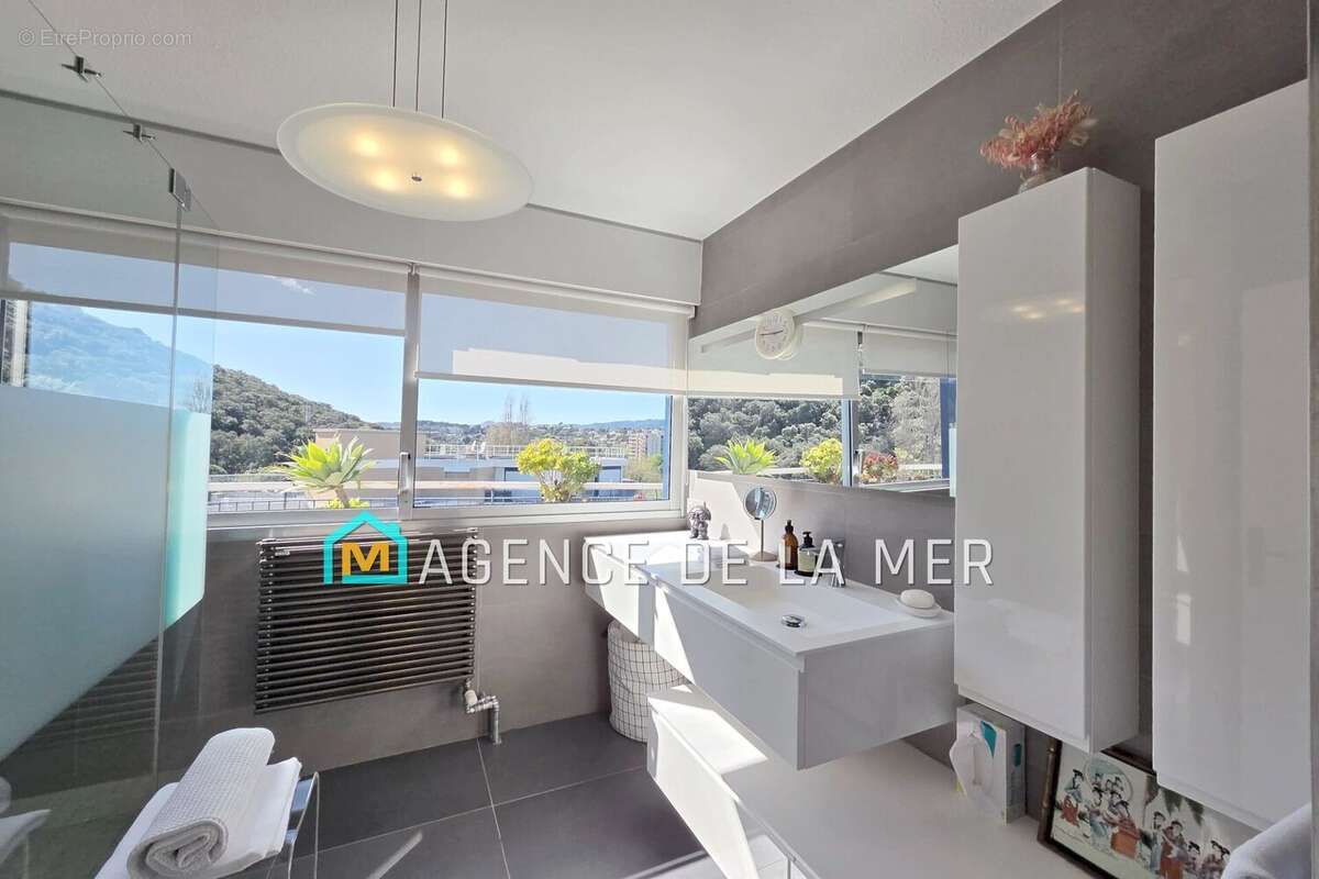 Appartement 110 m² à Mandelieu-La-Napoule  - photo 6