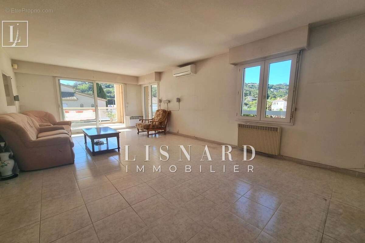 Appartement à VALLAURIS