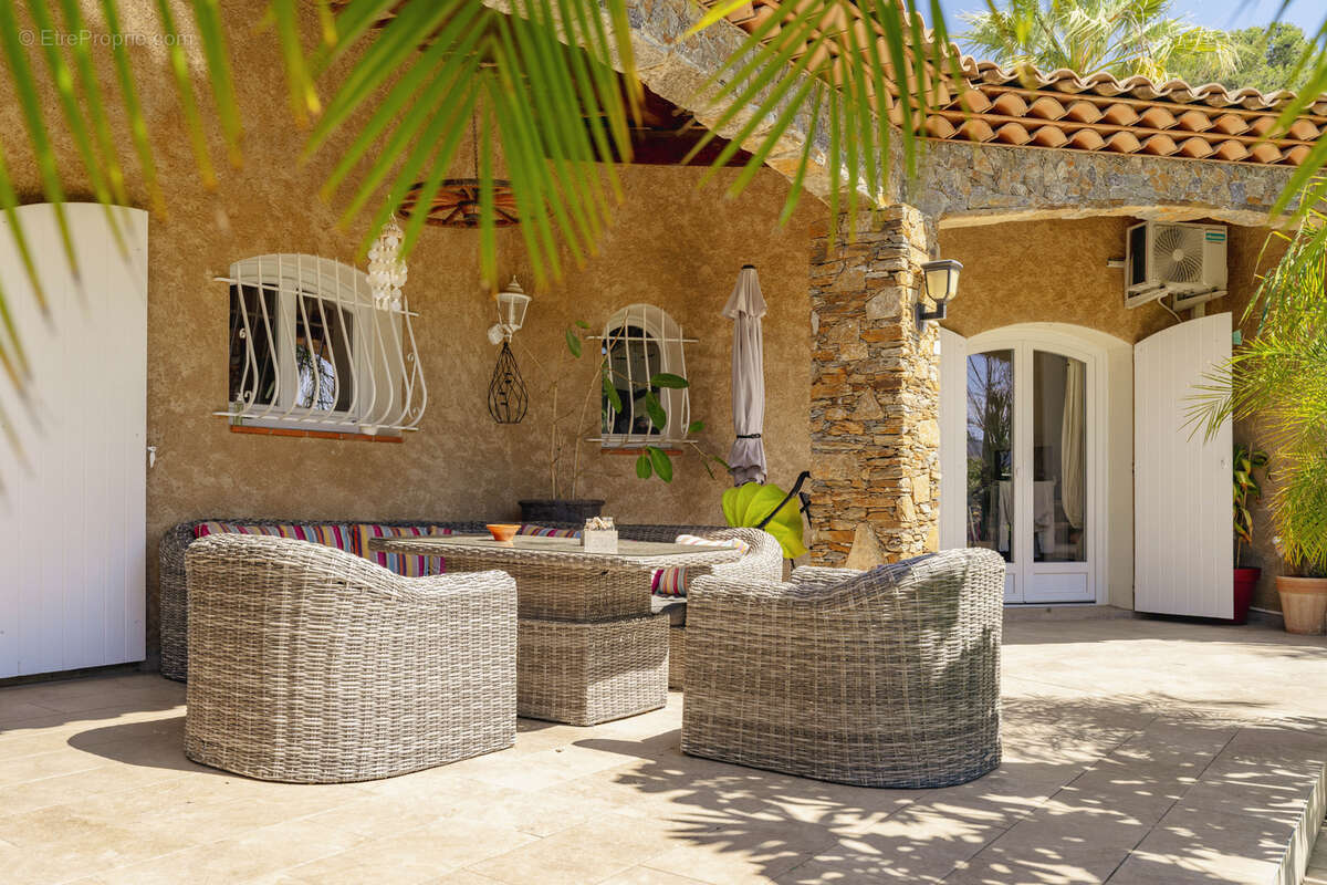 Maison à CARQUEIRANNE