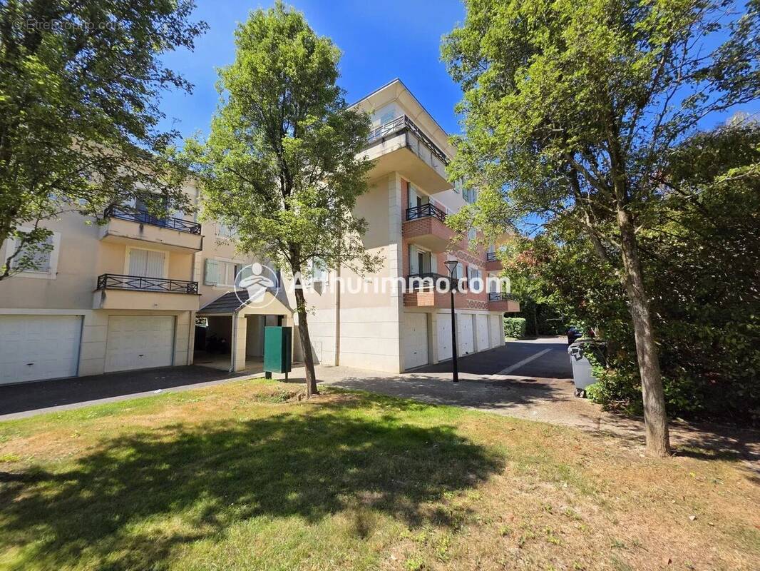 Appartement à SAVIGNY-LE-TEMPLE