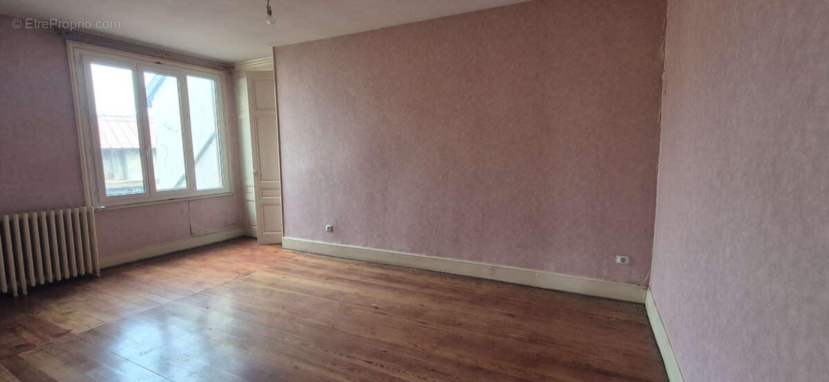 Maison à LA VERPILLIERE