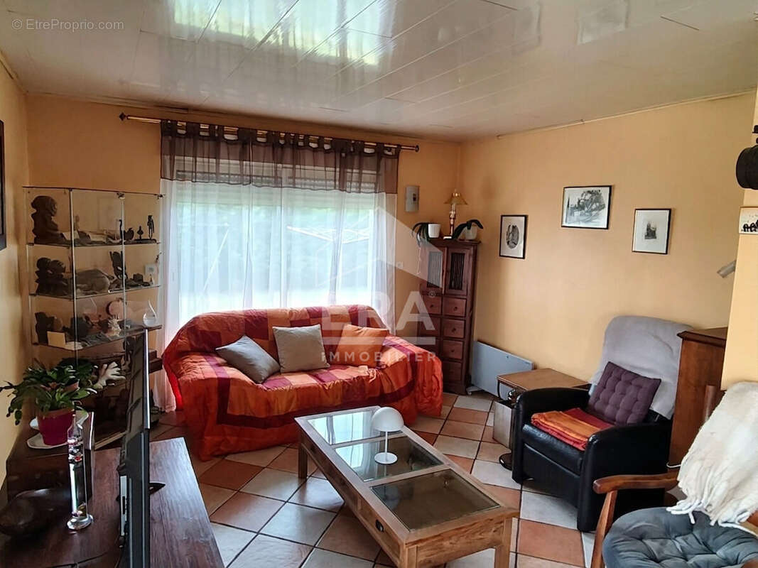 Maison à MENESPLET