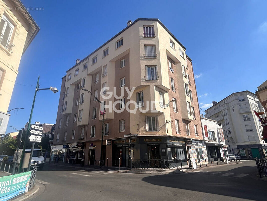 Appartement à LES PAVILLONS-SOUS-BOIS