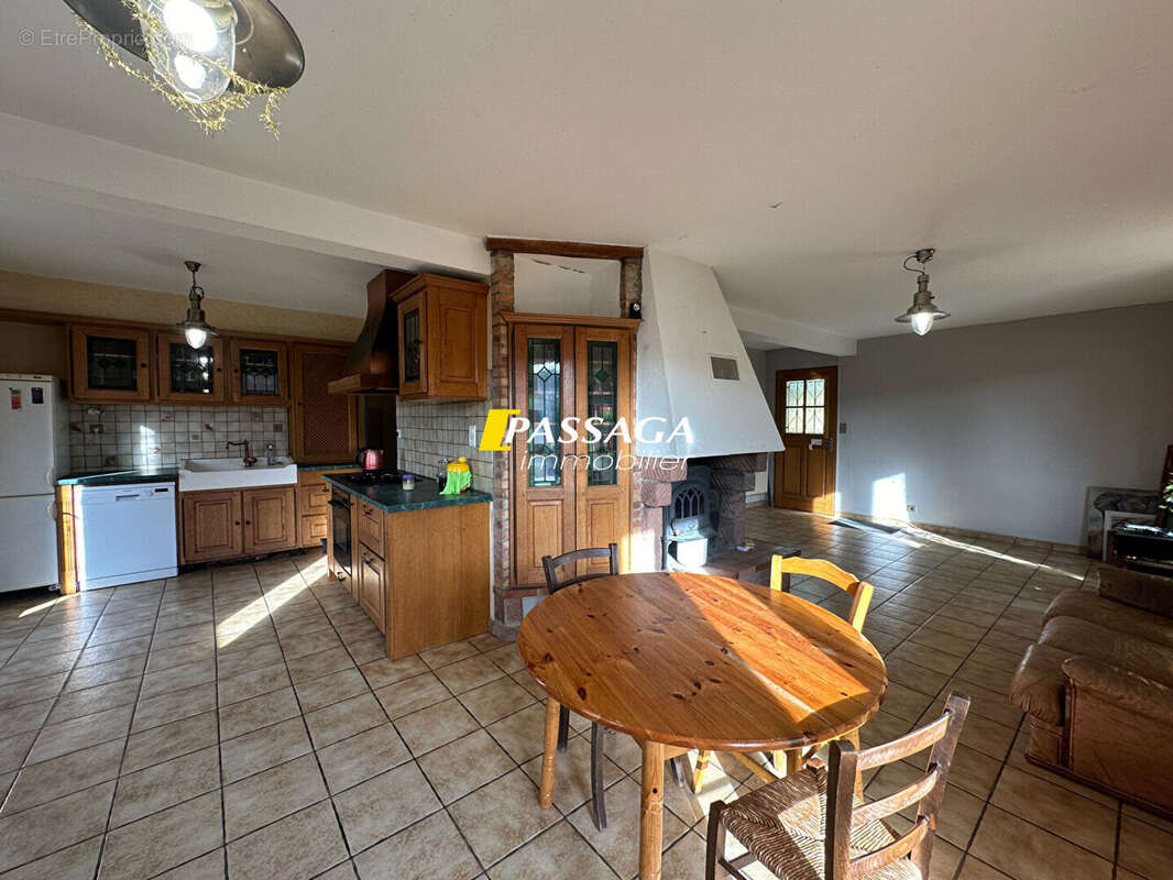 Maison à AGEN-D'AVEYRON