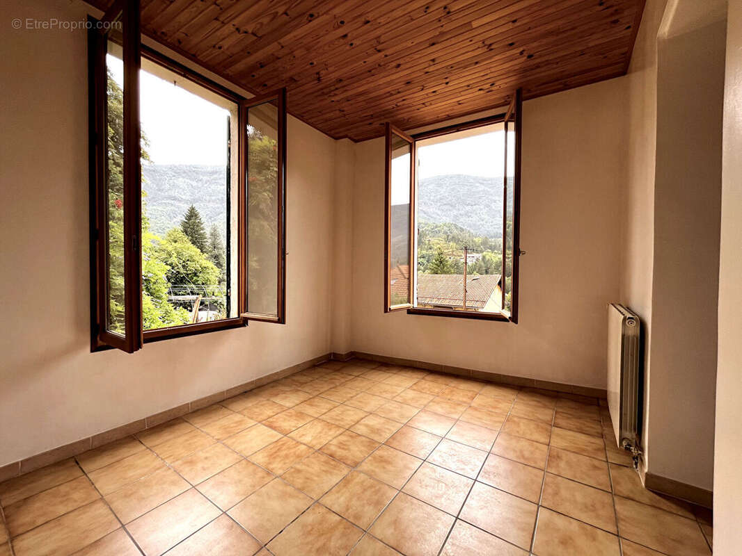 Appartement à ANNOT