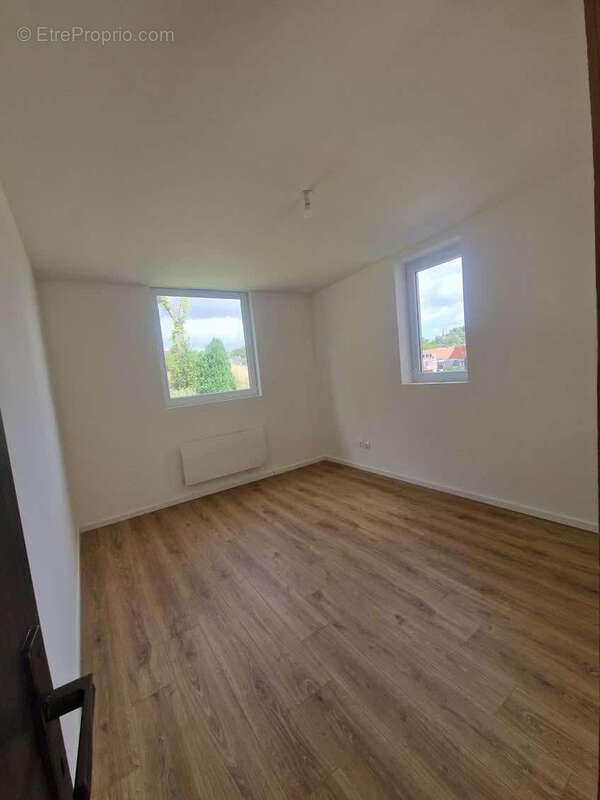 Maison à MONT-SAINT-ELOI