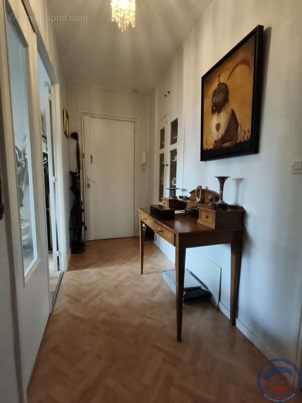 Appartement 4 pièces - 84m2 à TOURS  * Jardin Jean de Ockghem * - photo 2