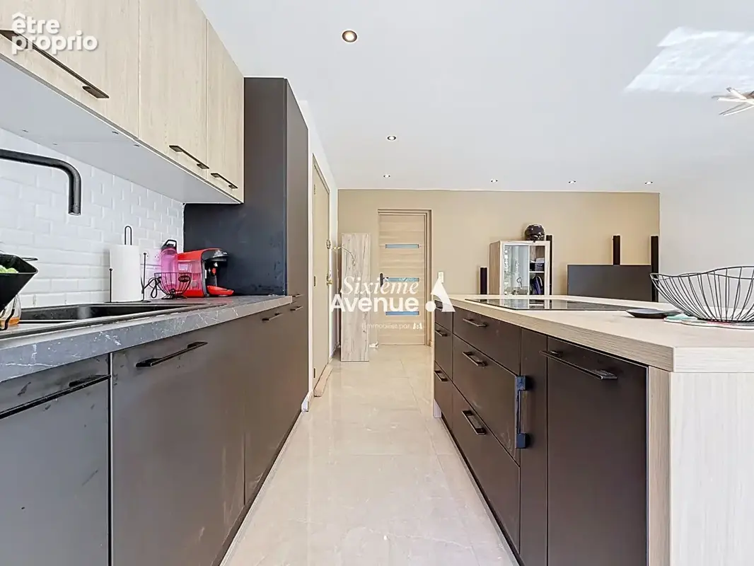 A vendre - Appartement rénové à Grasse 2 pièces de 53 m² avec parking et cave - photo 6