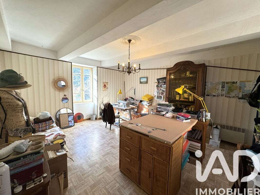 Maison 214 m² à Le Pin  - photo 7