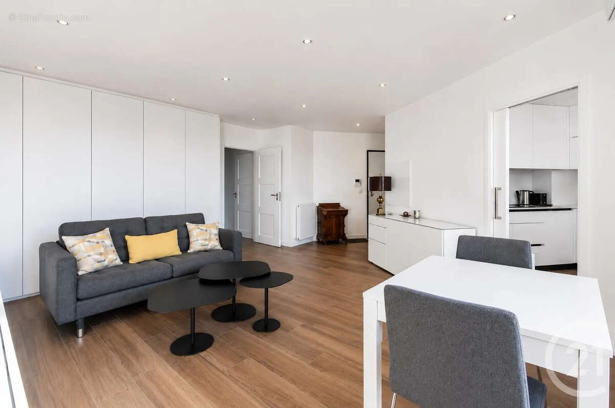 Appartement à SAINT-MAUR-DES-FOSSES