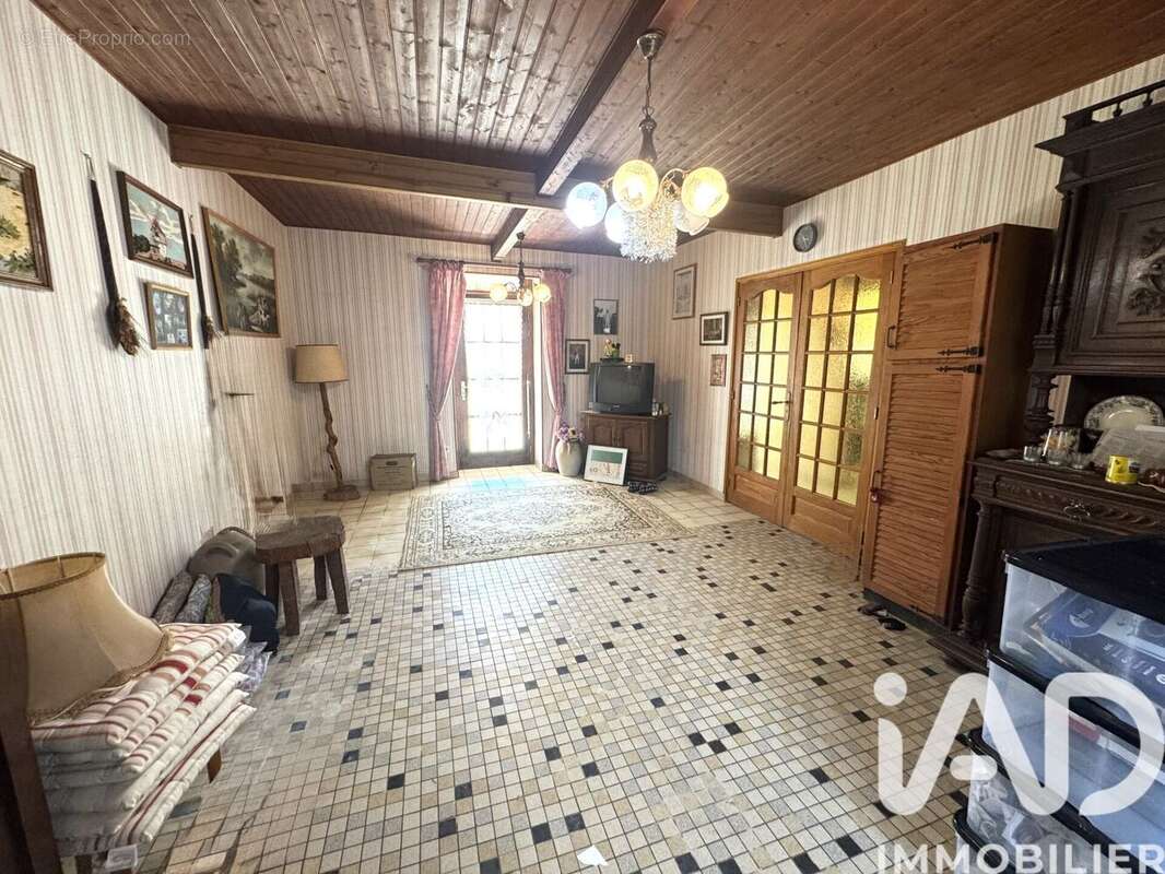 Photo 4 - Maison à SAINT-GENEST-D'AMBIERE