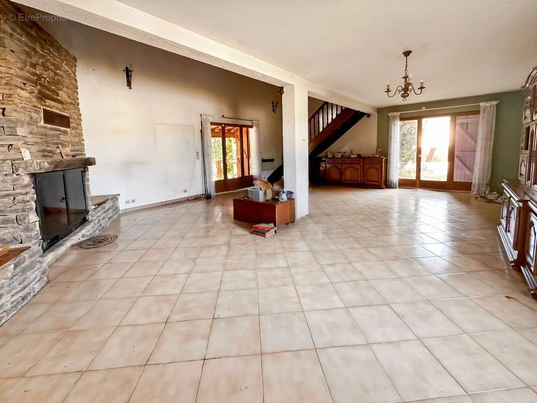 Maison à SAINT-JEAN-DE-CORNIES