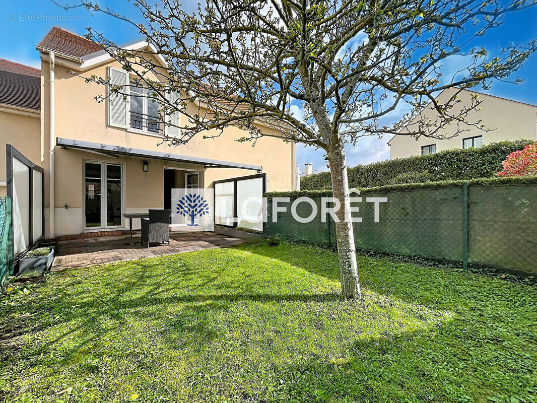 Maison à SAINT-NOM-LA-BRETECHE