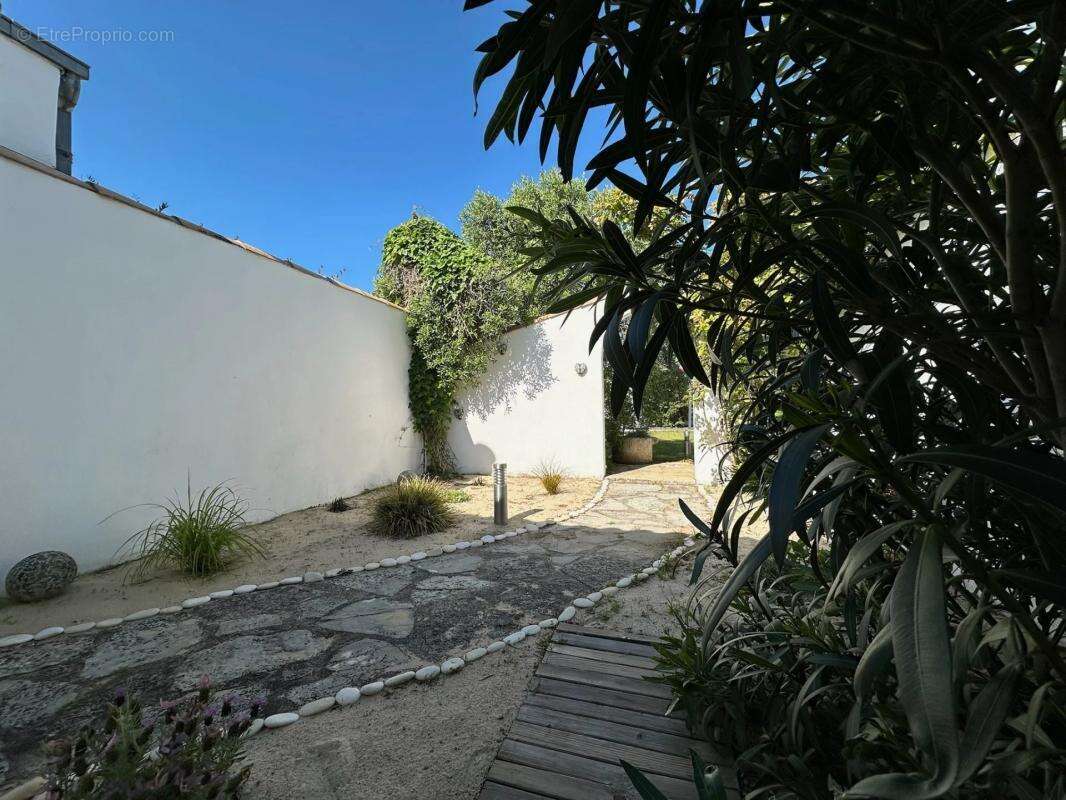 Maison à LA COUARDE-SUR-MER