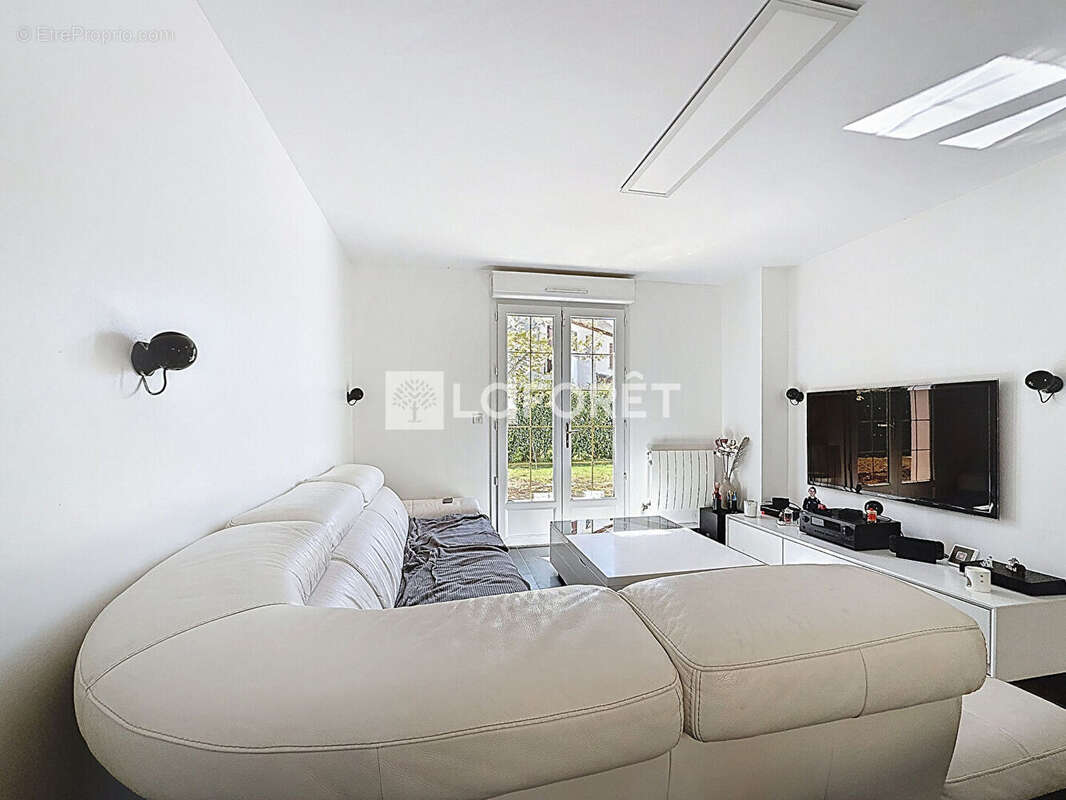 Maison à SAVIGNY-LE-TEMPLE