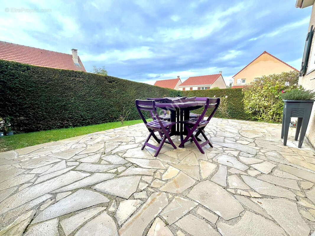 Maison à MARLY-LA-VILLE