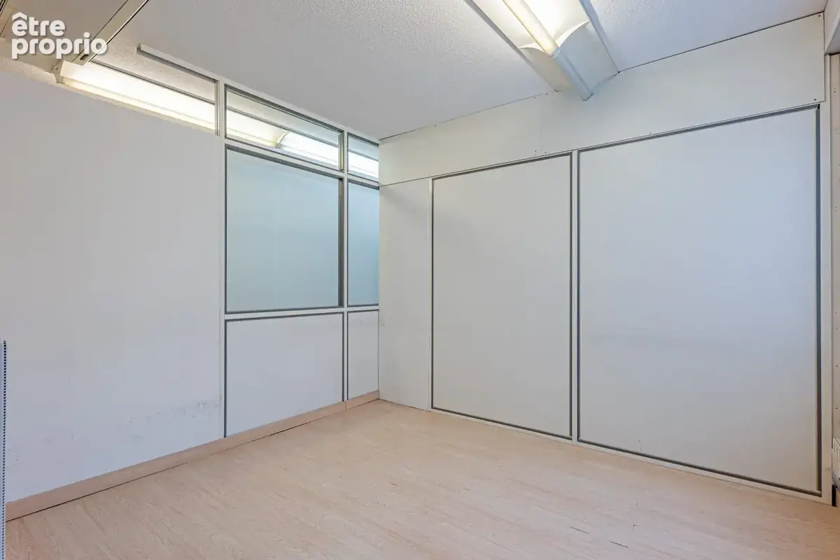 Commerce 150 m² à vendre à Saint-Laurent-Du-Var (06700) - photo 2