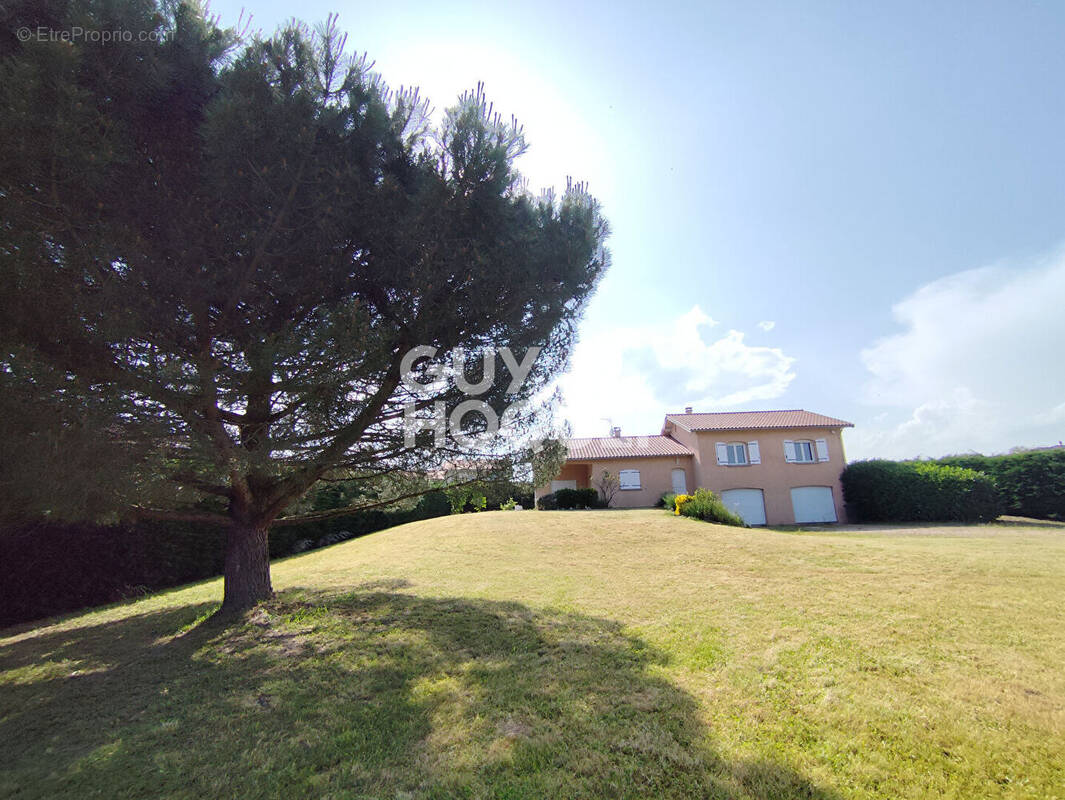 Maison à SAINT-GERMAIN-LAVAL