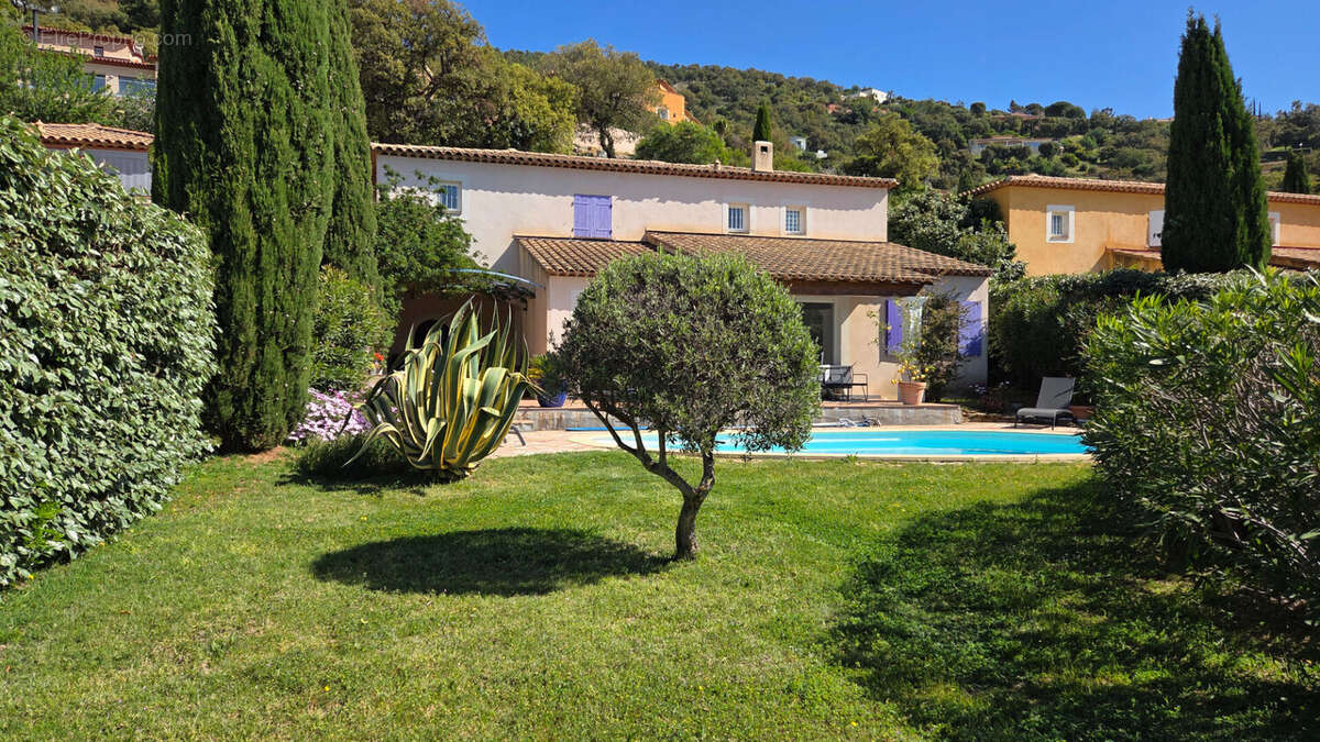 Maison avec vue exceptionnelle à vendre à La Londe-les-Maures - Secteur Valcros - photo 7