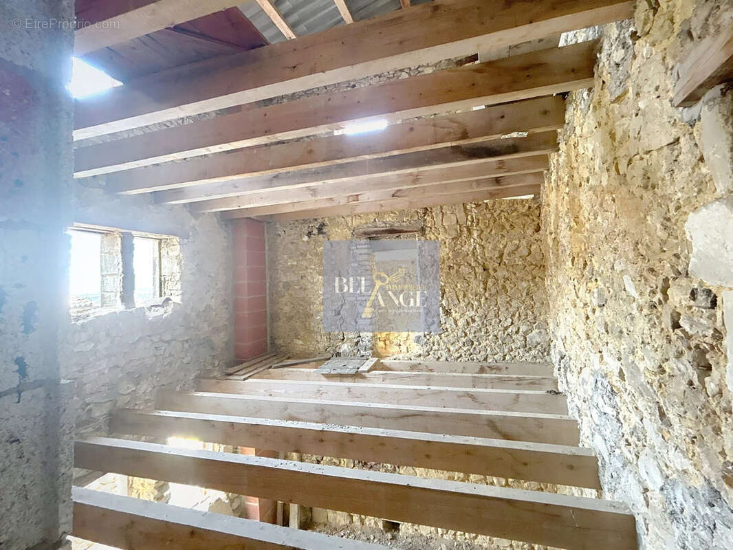 Maison à LABASTIDE-DE-VIRAC