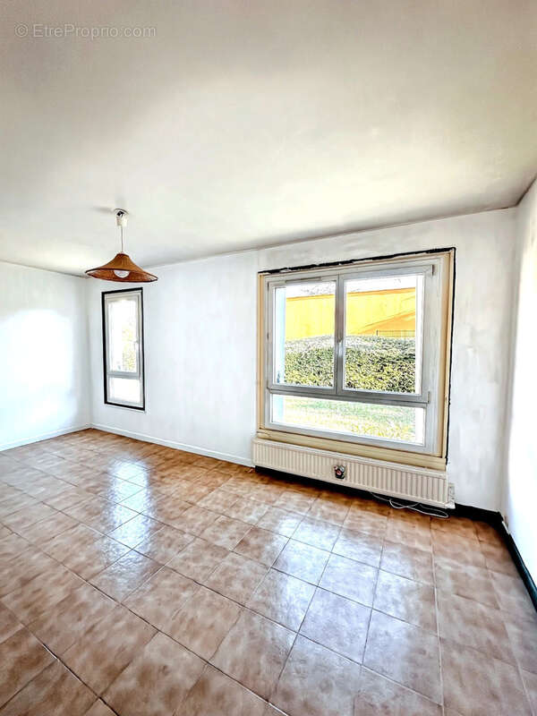 Appartement à MONTIGNY-LE-BRETONNEUX