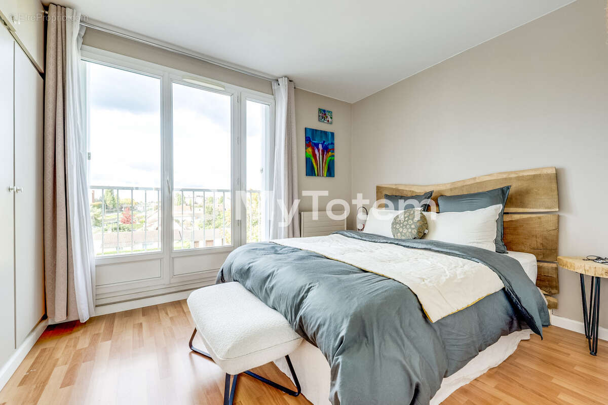 Appartement à LES CLAYES-SOUS-BOIS