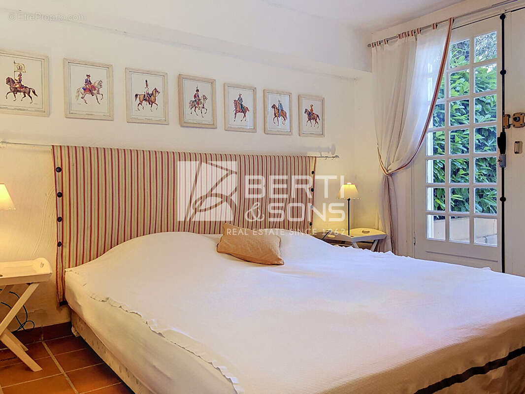 Appartement à MANDELIEU-LA-NAPOULE
