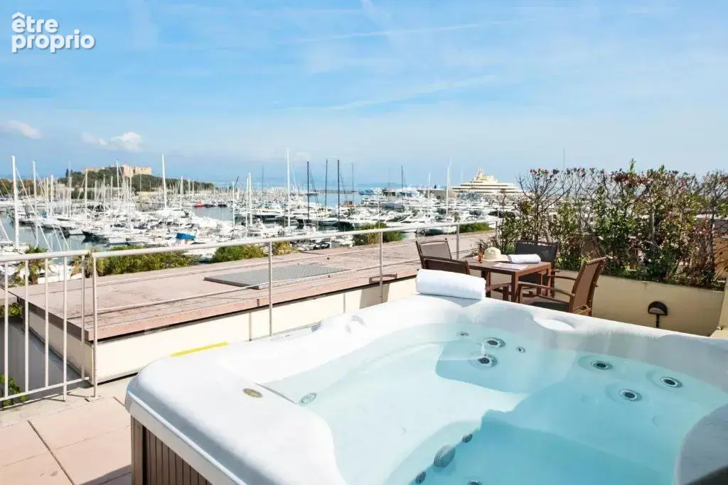 INVESTISSEMENT LOCATIF  Antibes  Résidence de Tourisme Pierre & Vacances Premium Port-Prestige - 6,01 % de rentabilité - photo 11