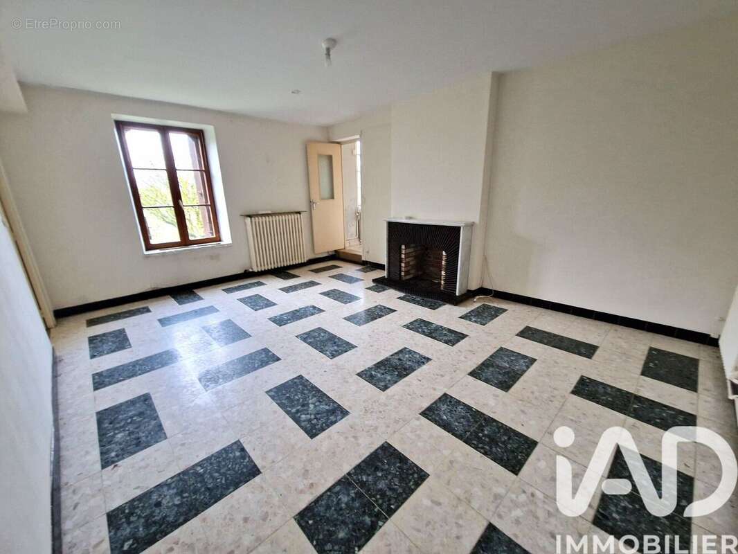 Photo 2 - Maison à SAINT-JEAN-DE-BRAYE