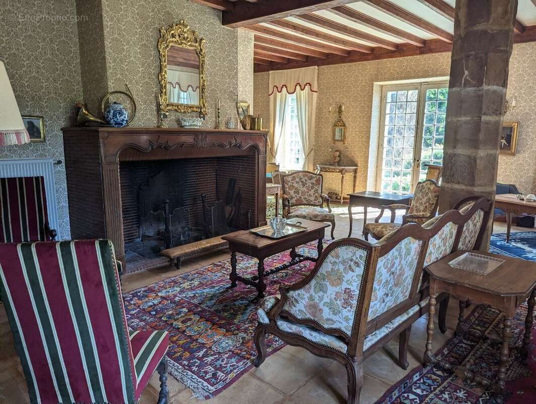 Manoir du XVIIe siècle sur 14500 m² de terrain - photo 6