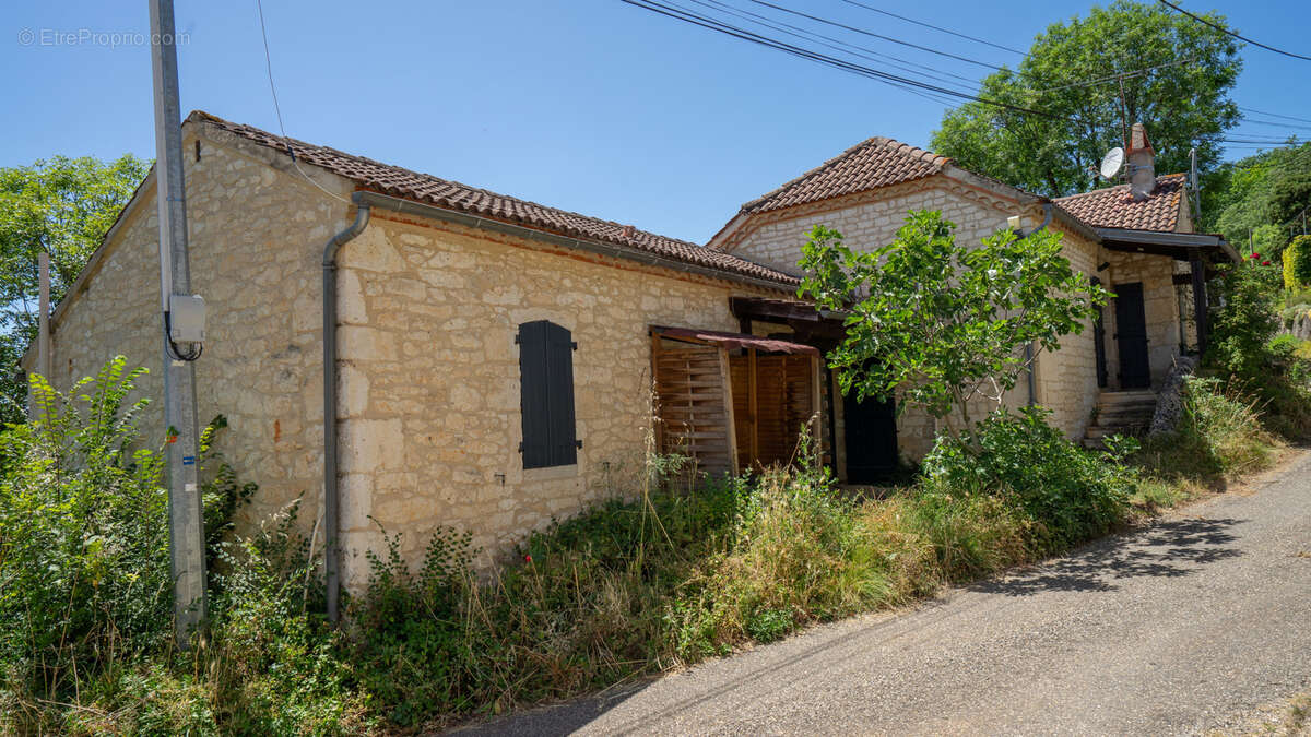 Maison à MONTCUQ