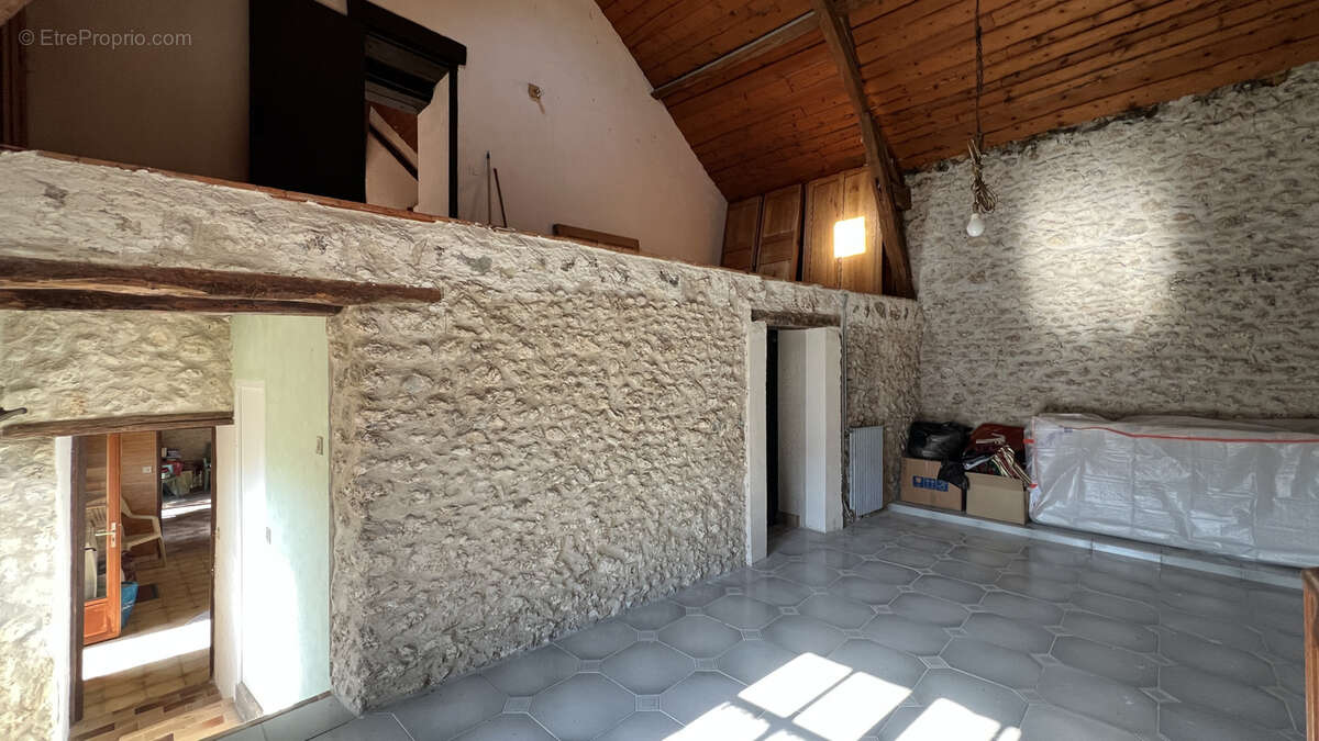 Maison à NEAUPHLE-LE-VIEUX