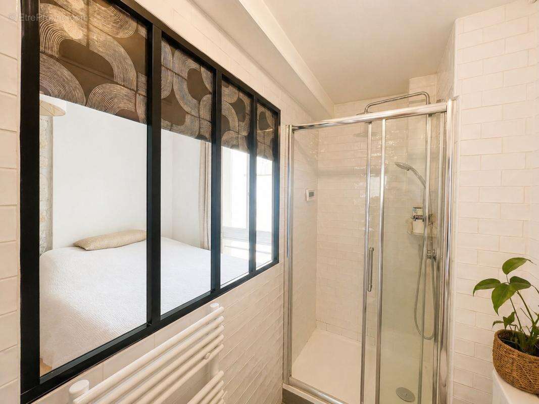 Appartement à PARIS-3E