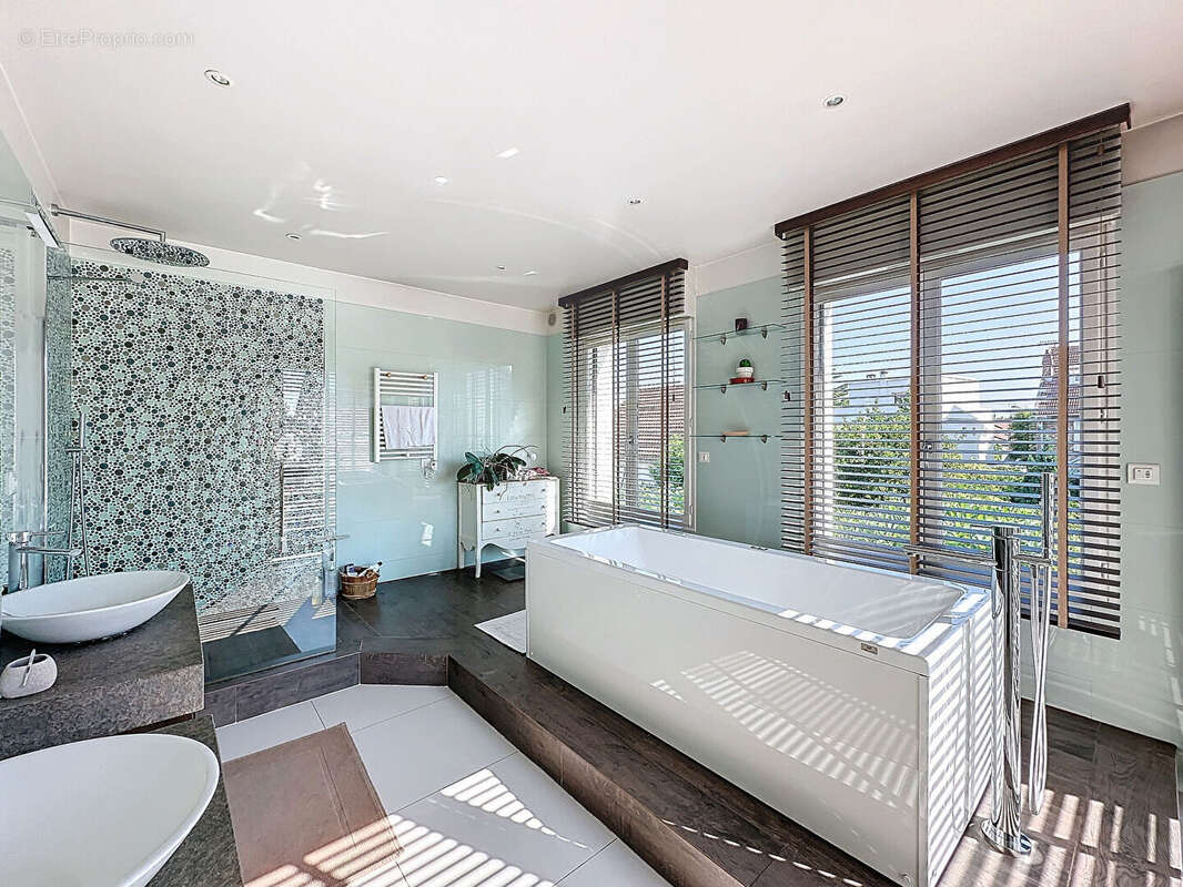 Maison à SAINT-MAUR-DES-FOSSES