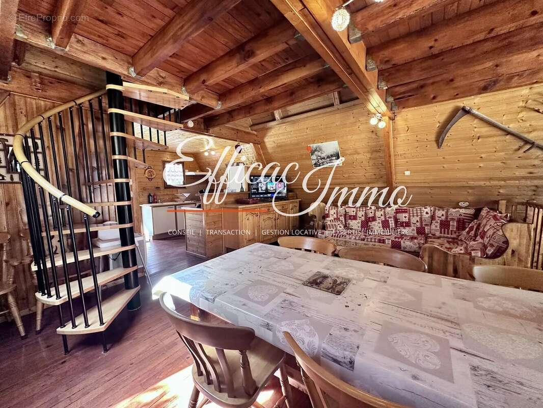 Les angles – chalet 4 faces – 90 m² – terrain de 1 185 m² – vue lac de matemale – vendu meublé - photo 7