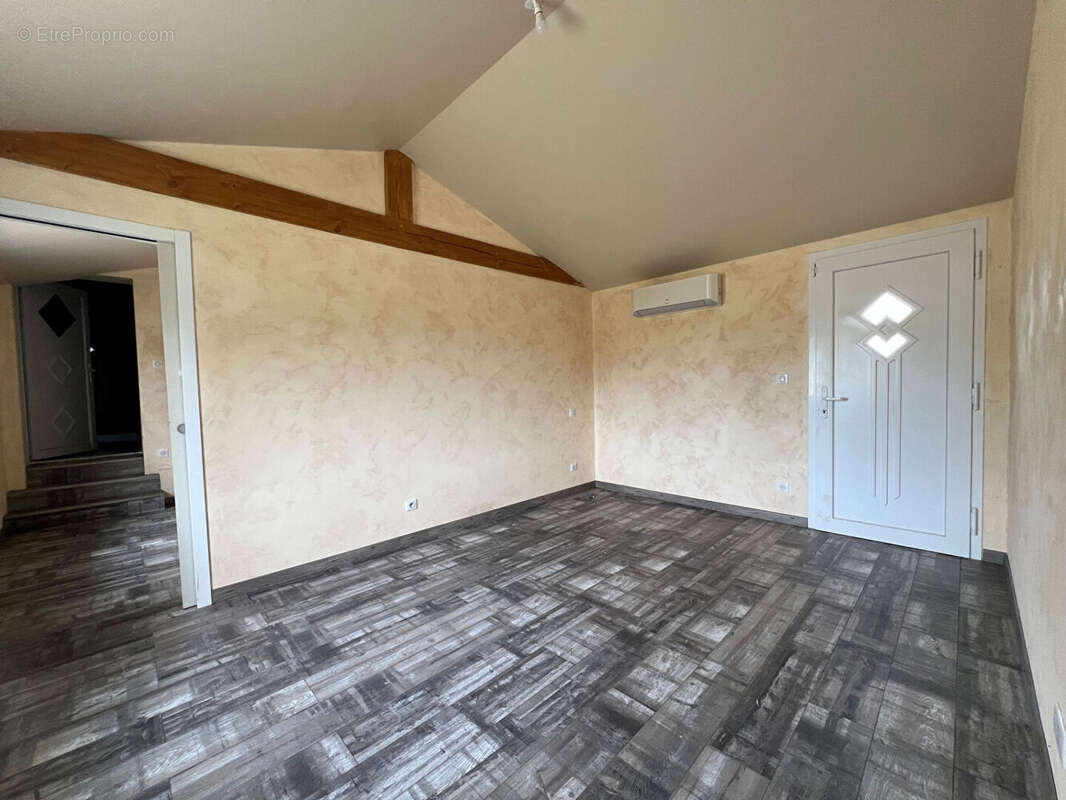 Maison à CHATELRAOULD-SAINT-LOUVENT