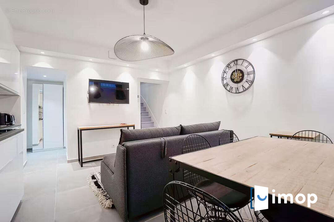 Appartement à PARIS-7E