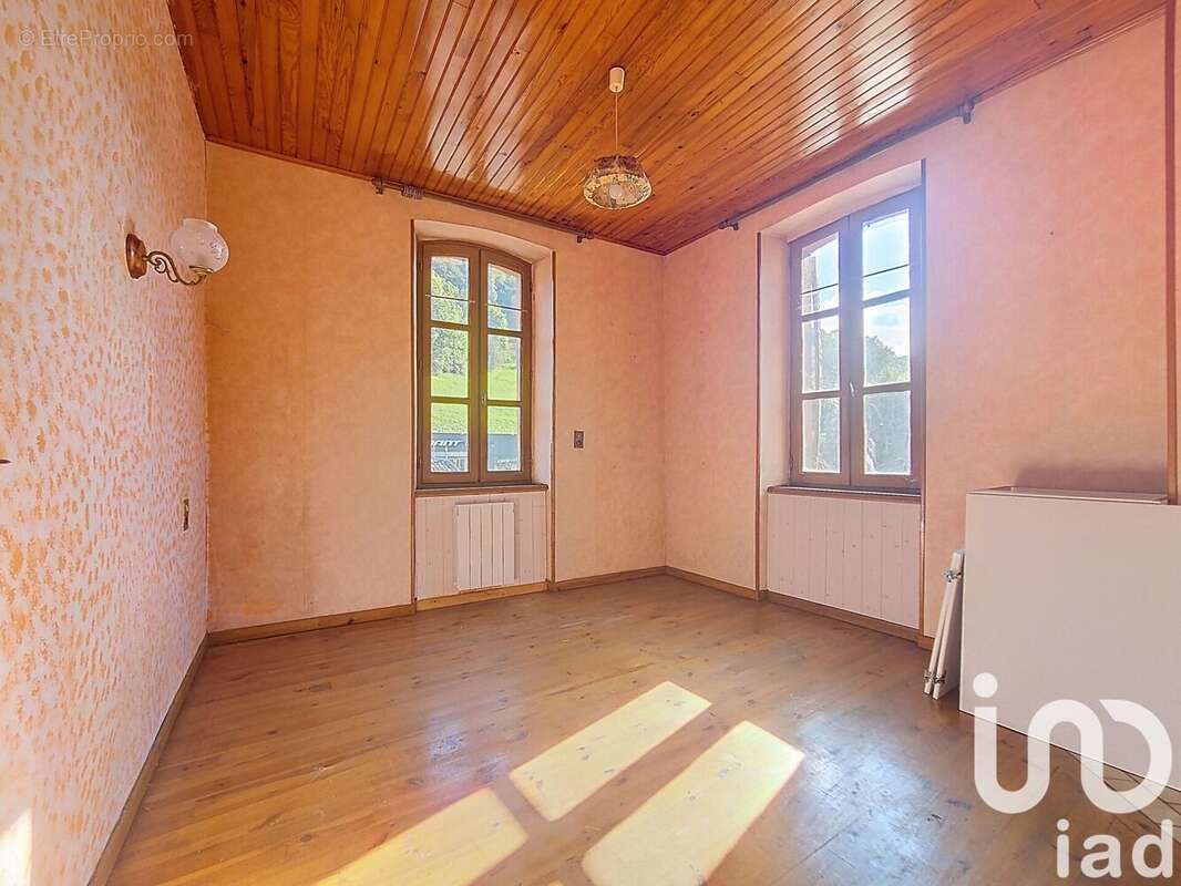 Maison 80 m² à Saint-Flour  - photo 7