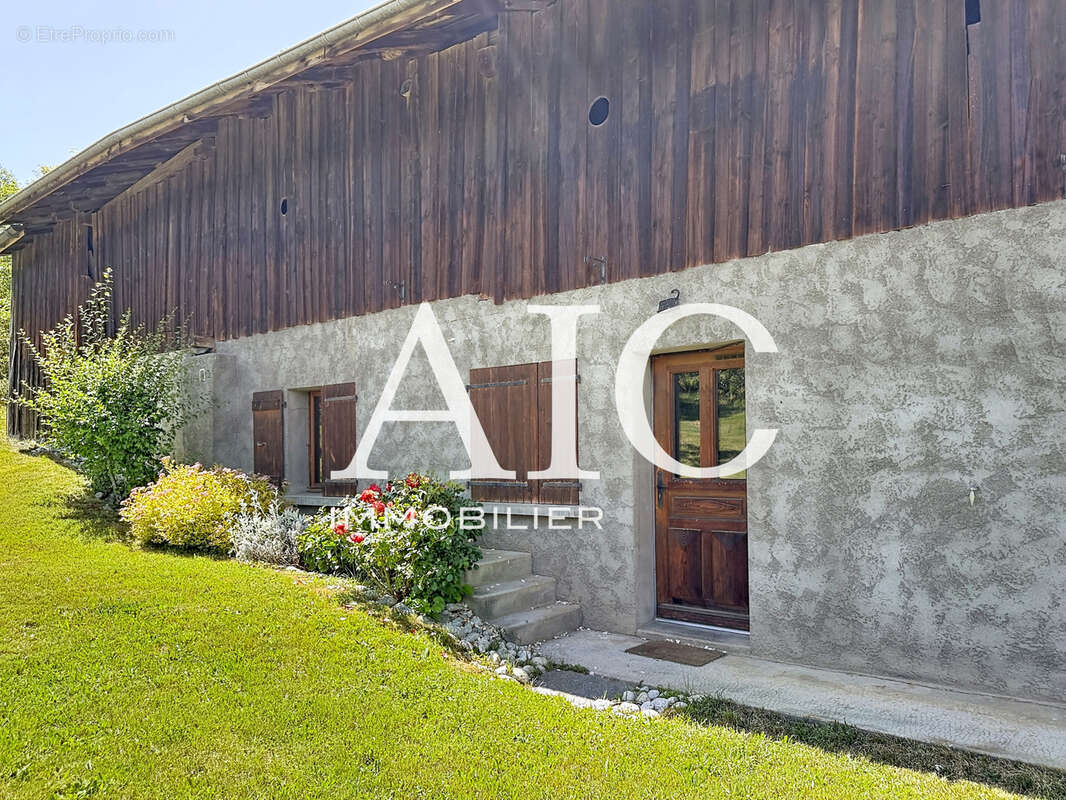 Maison à COMBLOUX