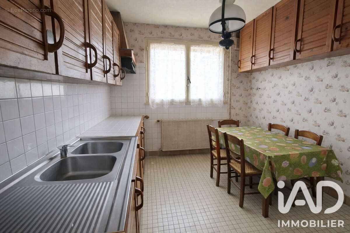 Maison 78 m² à Conches-En-Ouche  - photo 4
