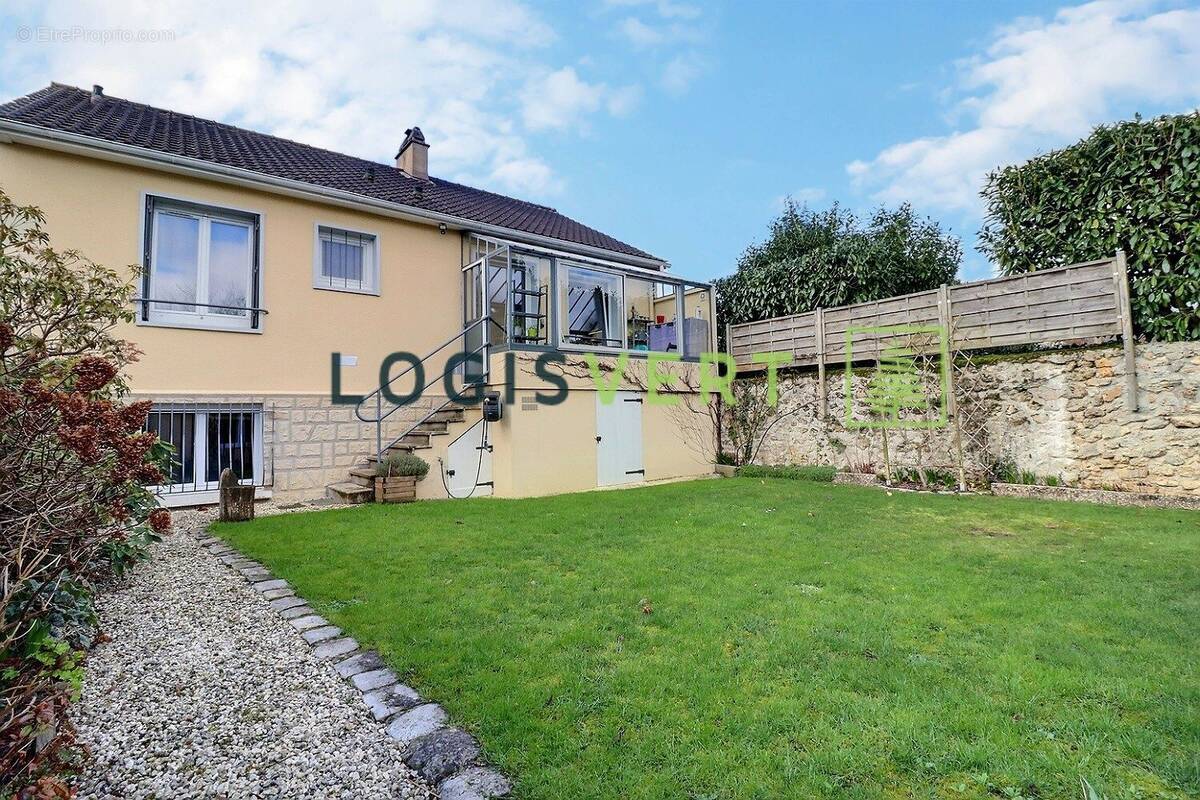 Maison à CHATEAUFORT