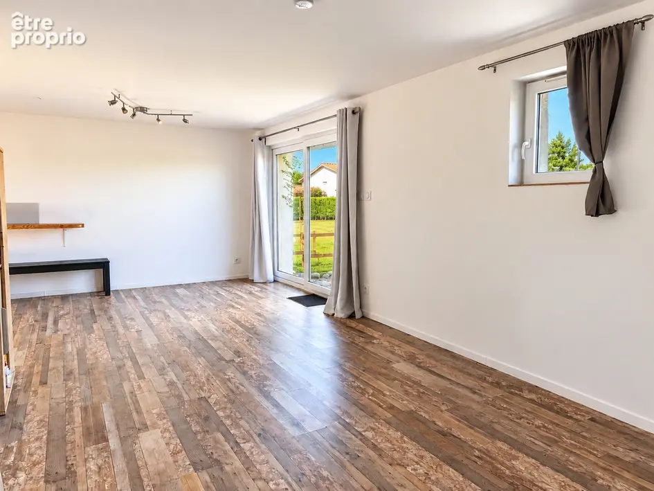 Maison 7 pièces / 180 m² / 268 900 EUR / QUINTENAS - photo 3