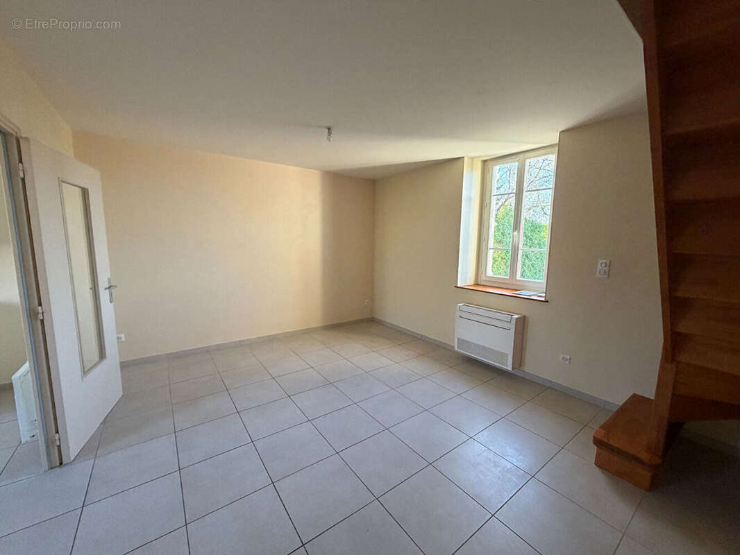 Maison à LA CHAPELLE-SAINT-URSIN